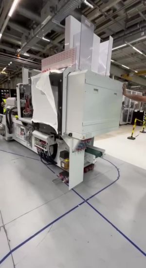 einbringung spritzgussmaschine arburg   frame atm15s