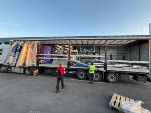 Ağır Sanayi Ekipmanlarının A&ccedil;ık Kenarlı Treyler &Uuml;zerinde Taşınması