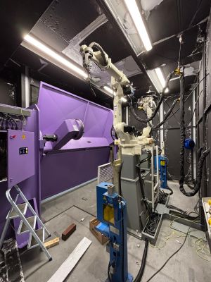 &Ouml;zel Bir &Uuml;retim Tesisinde End&uuml;striyel Robotik Ekipmanı